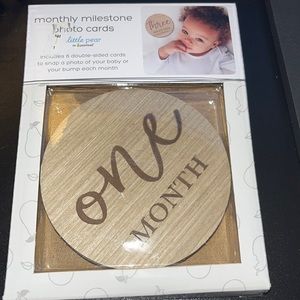 Monthly milestone photo cards